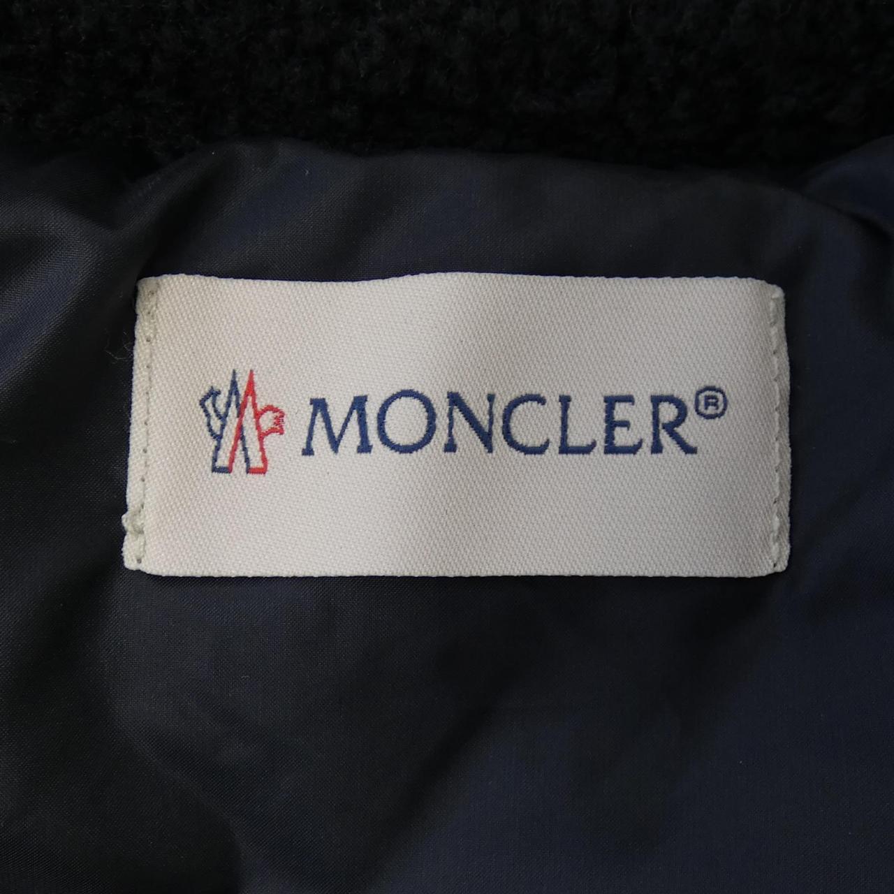 【新品】モンクレール MONCLER K20939B00005 ダウンジャケット