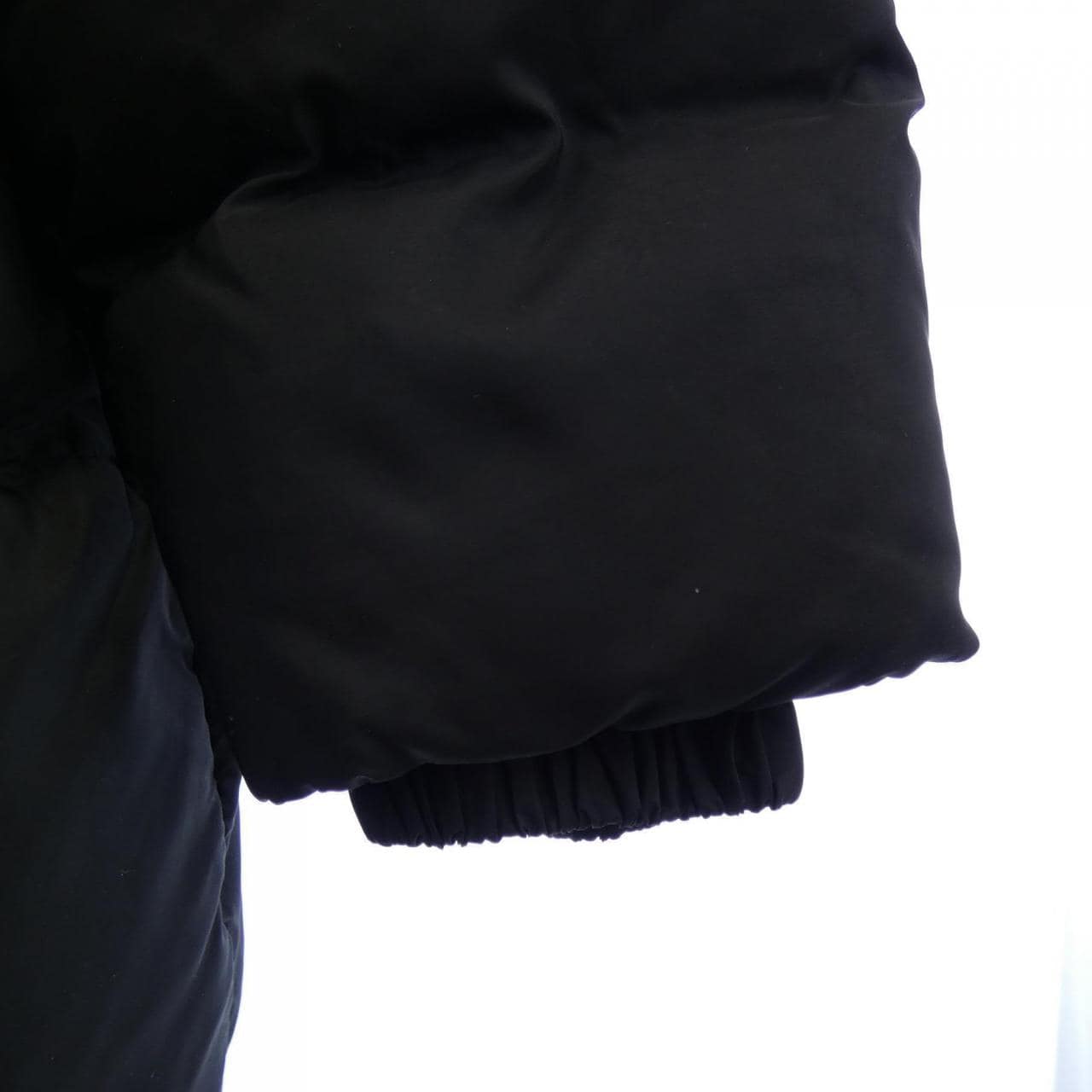 プラダ PRADA トライアングルロゴ SGH073 R232 1060 ダウンジャケット