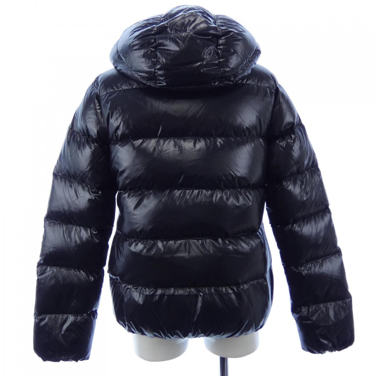 デュベティカ DUVETICA ダウンジャケット