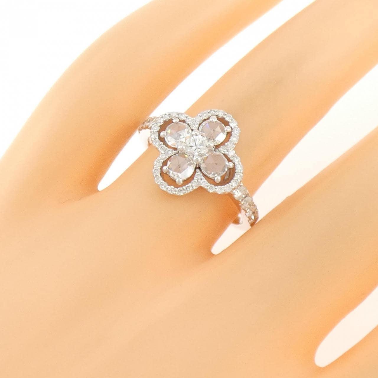 K18WG フラワー ダイヤモンド リング 1.00CT