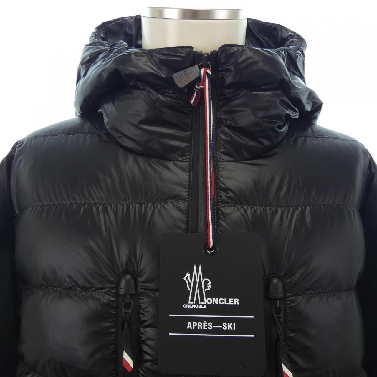 【新品】MONCLER GRENOBLE蒙克勒格勒諾布爾羽絨服