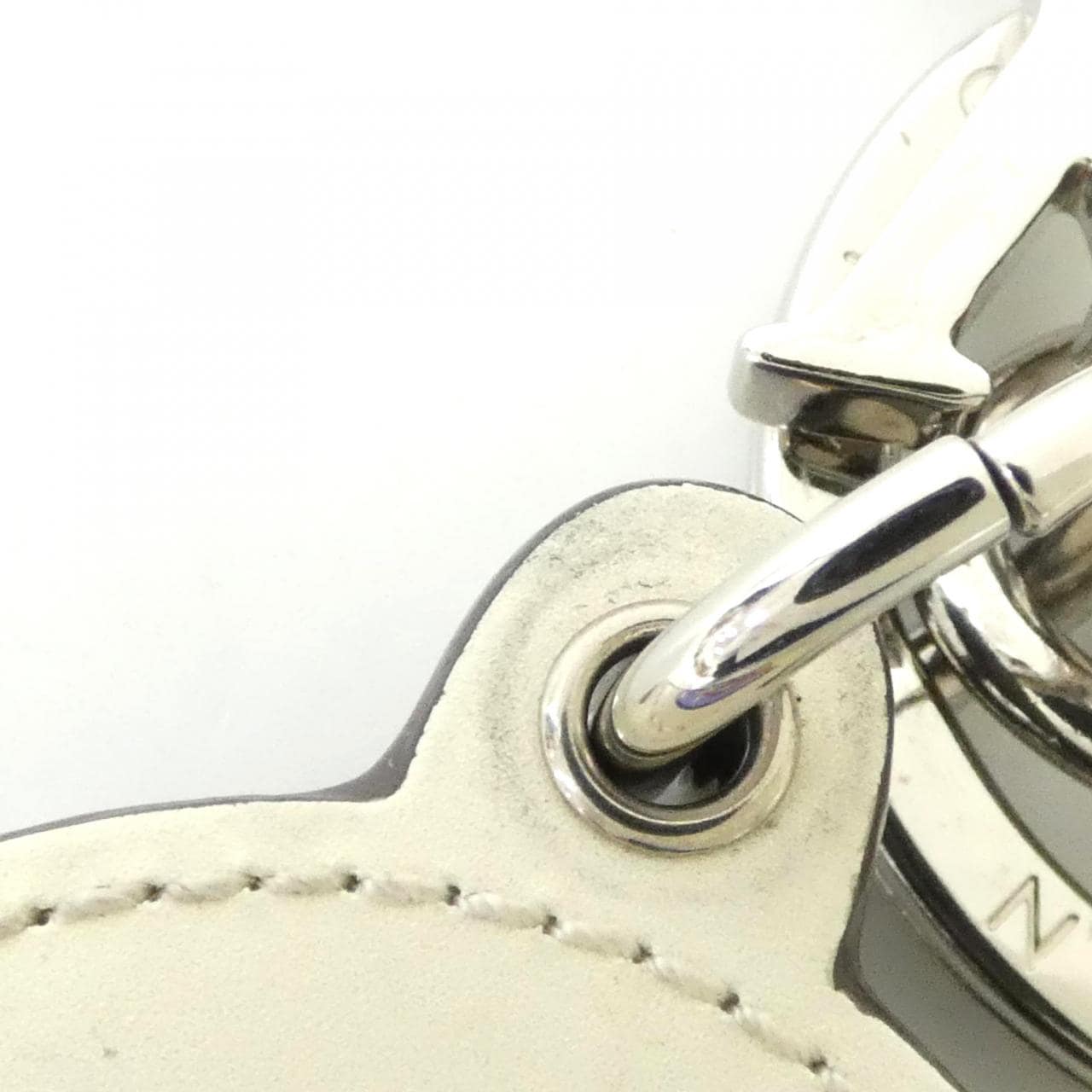 ルイヴィトン ポルト クレ LVカルプ コイ MP3271 キーホルダー