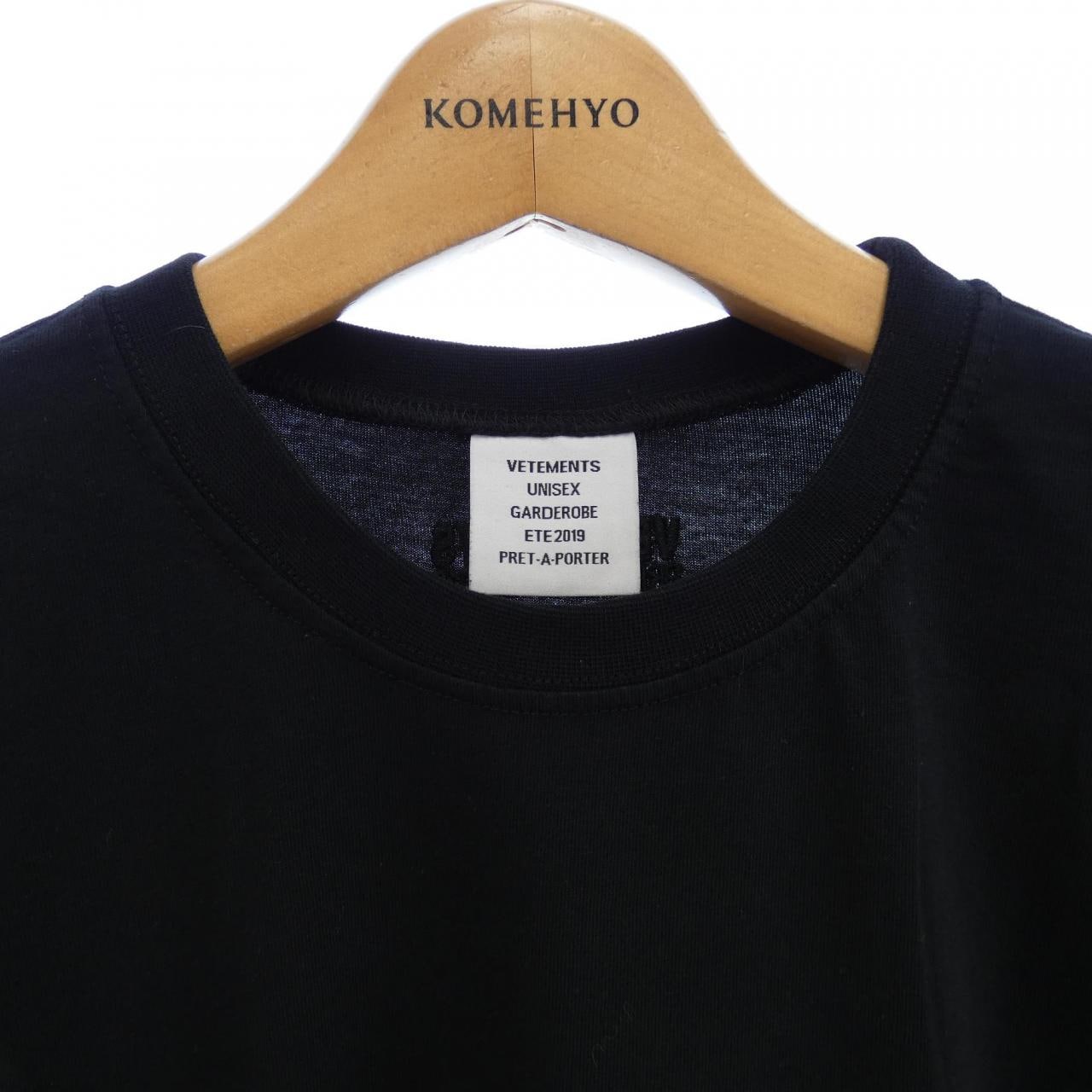 ヴェトモン VETEMENTS Tシャツ