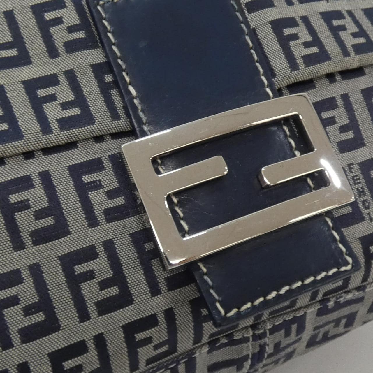 【ヴィンテージ】フェンディ マンマ バゲット 26325 ショルダーバッグ