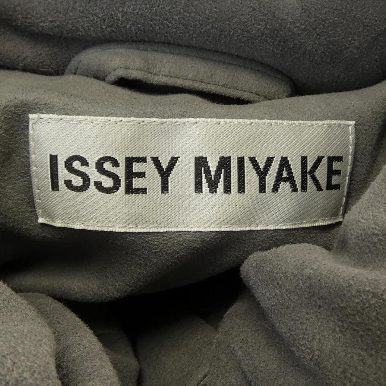 イッセイミヤケ ISSEY MIYAKE IM64FA503 ダウンジャケット
