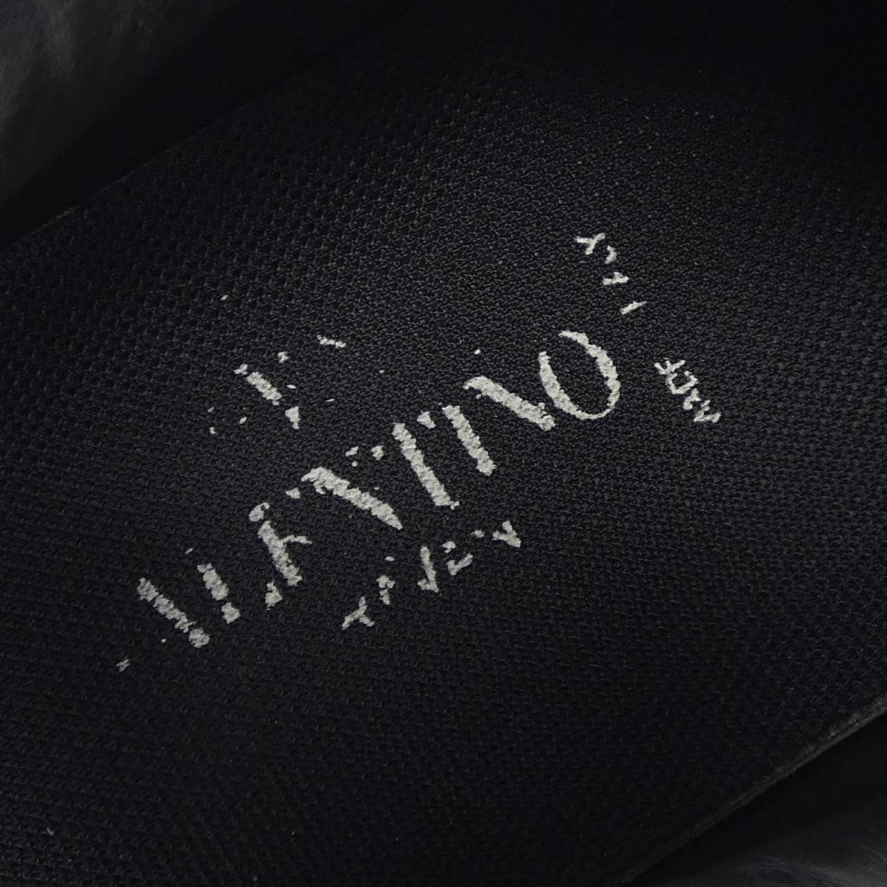 ヴァレンティノガラヴァーニ VALENTINO GARAVANI LSXE71Y2 スニーカー