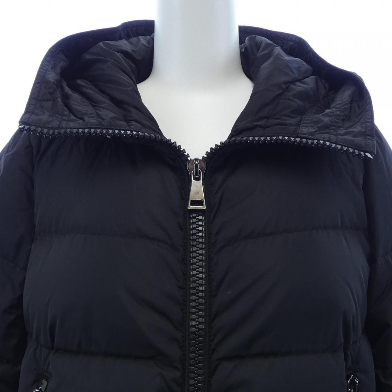 モンクレール MONCLER NESEA ダウンジャケット