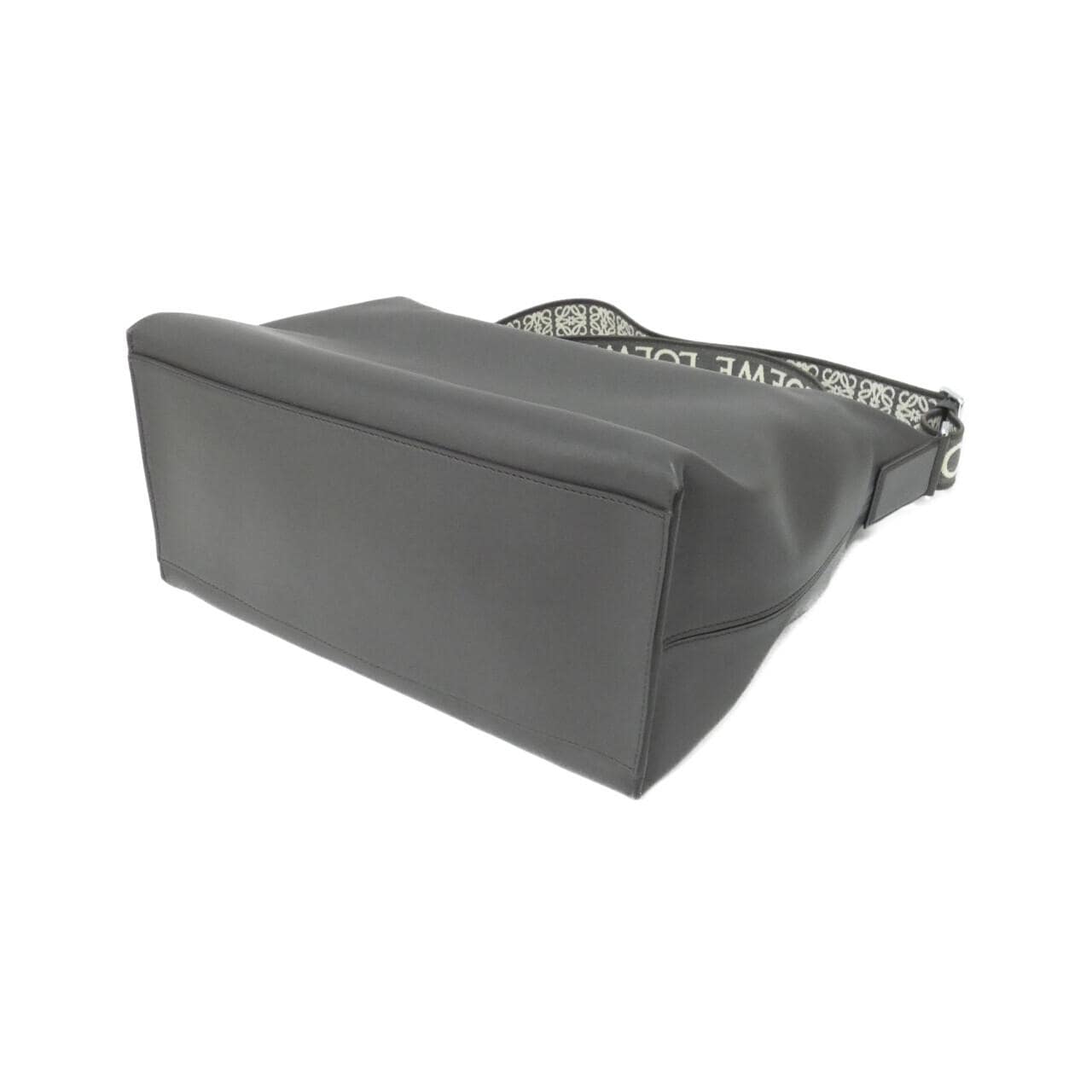 ロエベ キュービィ クロスボディ B906K70X13 ショルダーバッグ