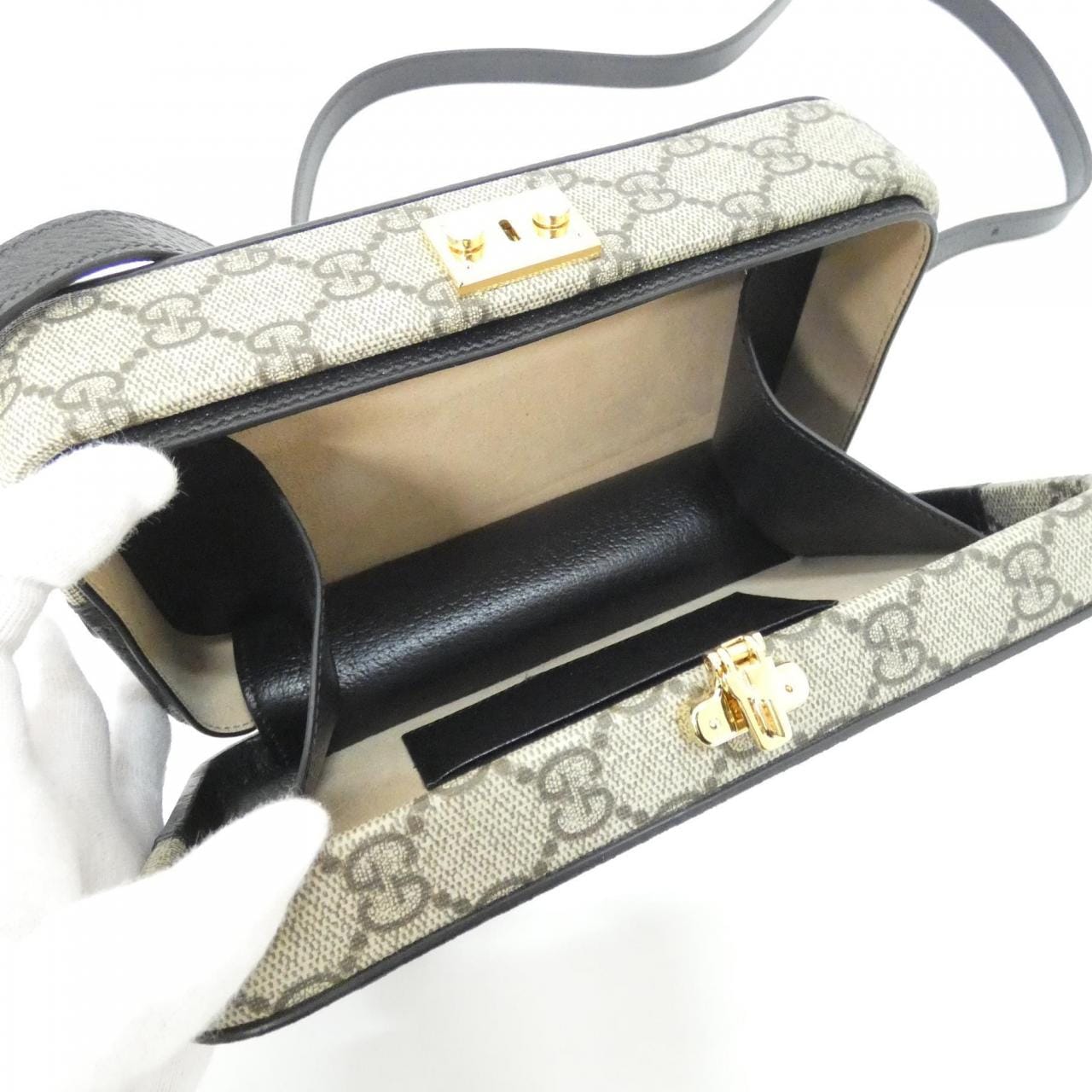 グッチ 725341 K9GSG ショルダーバッグ