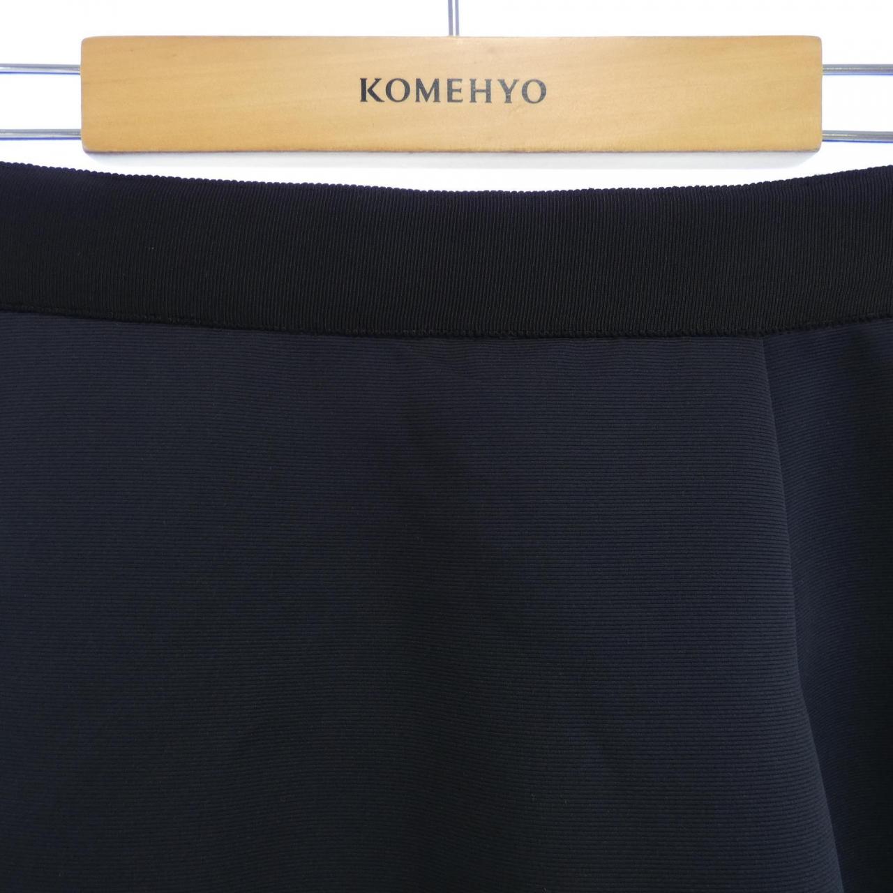 トゥービーシック TO BE CHIC スカート
