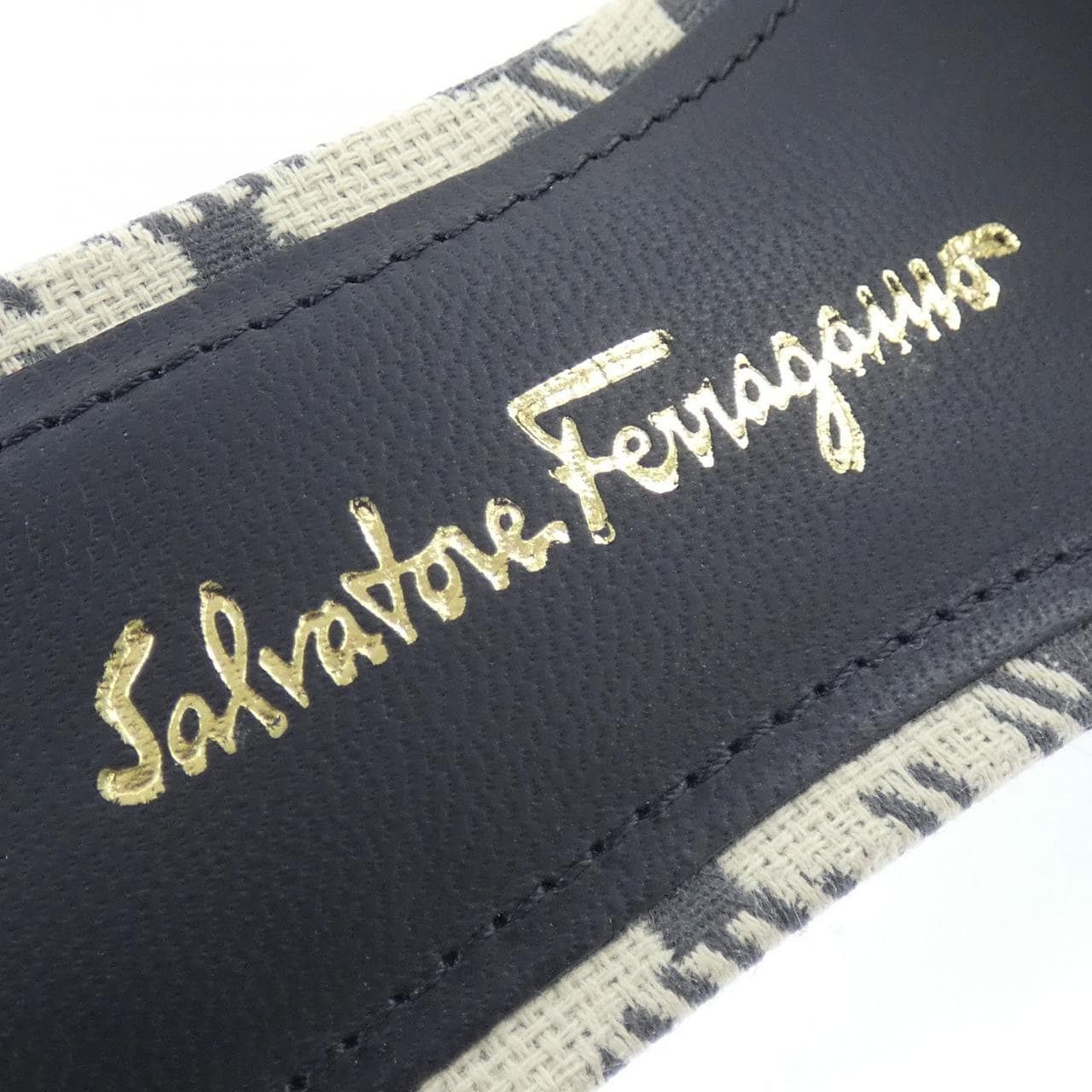 サルヴァトーレフェラガモ SALVATORE FERRAGAMO サンダル