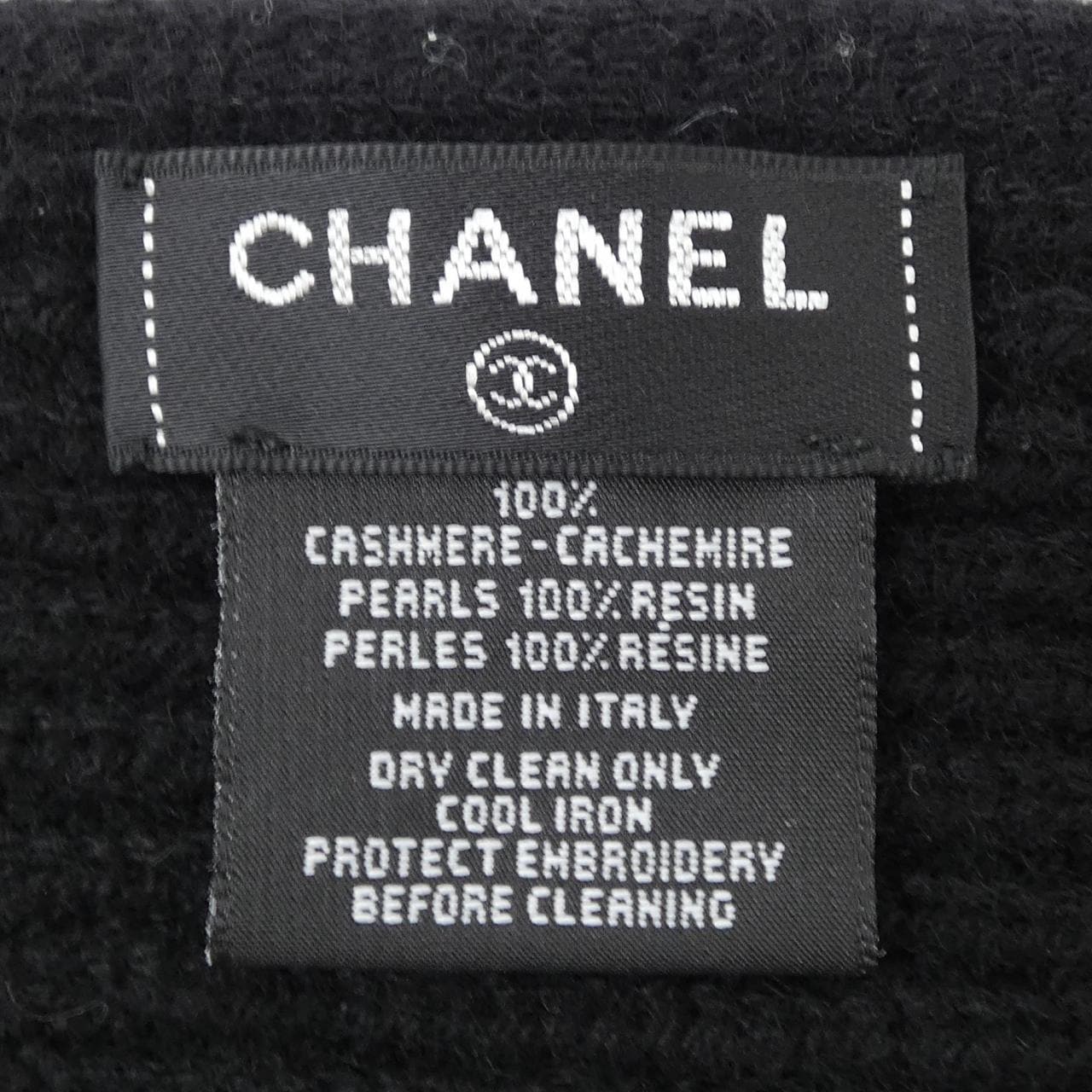 CHANEL MUFFLER