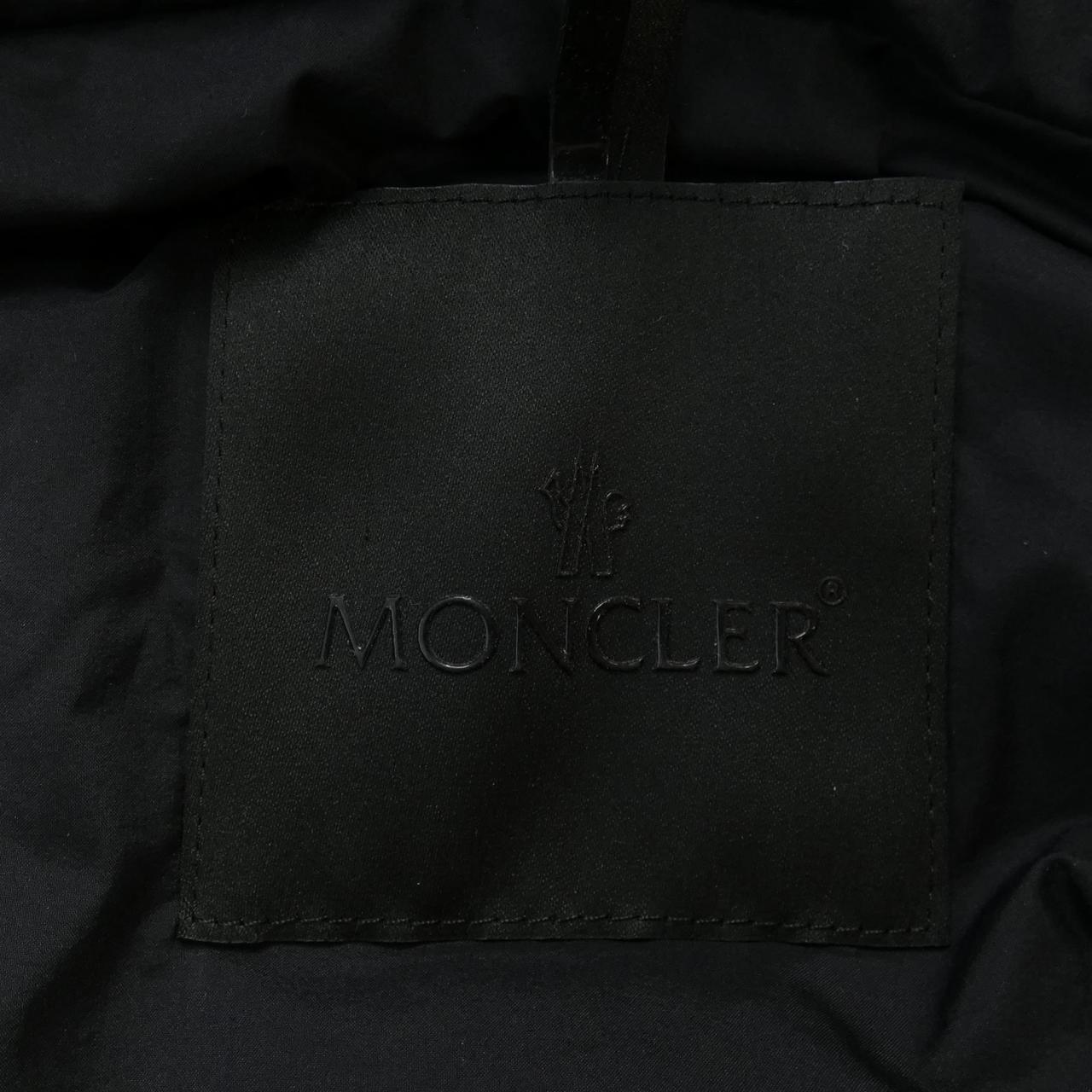 モンクレール MONCLER ダウンジャケット