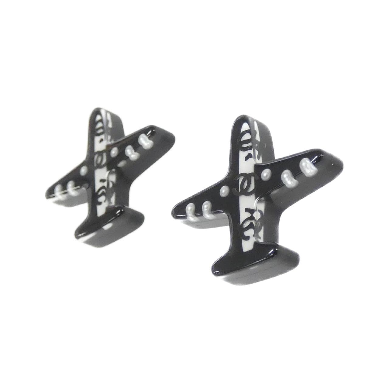 CHANEL Air Line Earrings