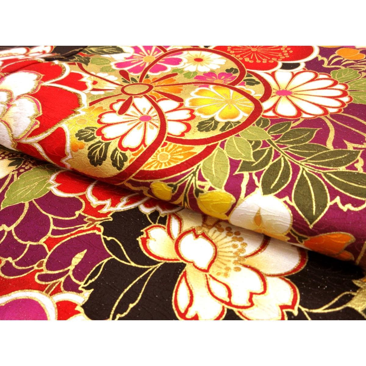 振袖　金通し刺繍入り　友禅金彩加工