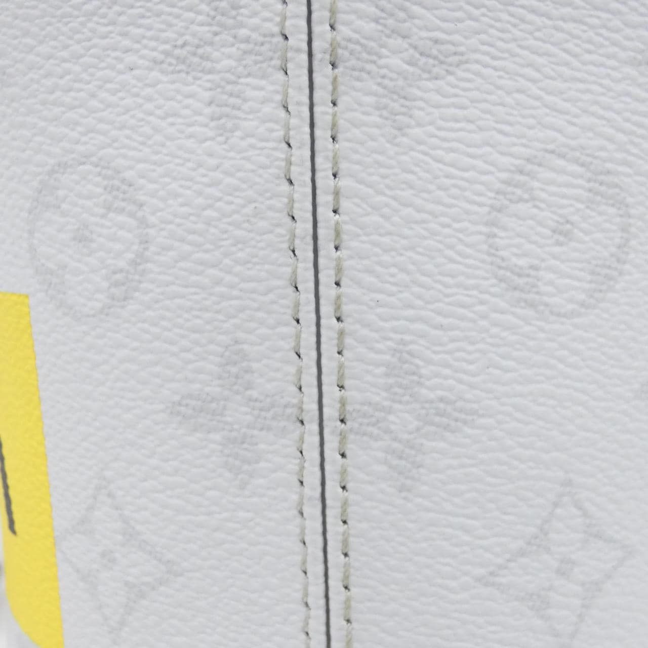 LOUIS VUITTON白色Monogram Logo 粉笔纳米包 M44631 单肩包