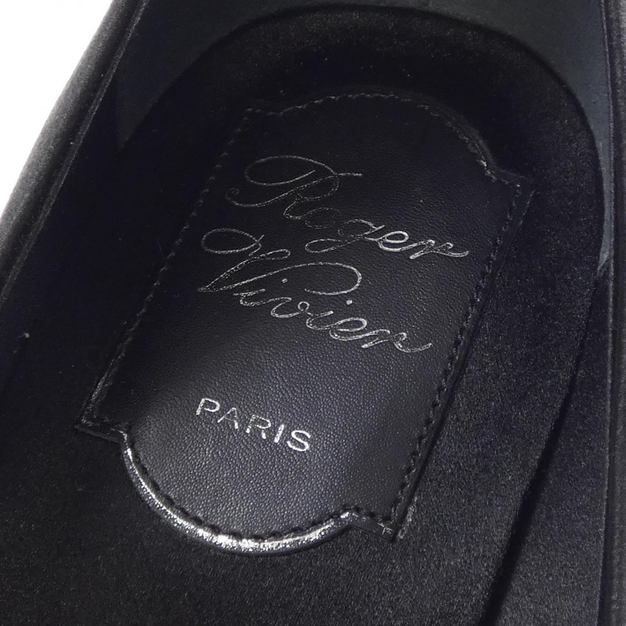 ロジェヴィヴィエ ROGER VIVIER パンプス