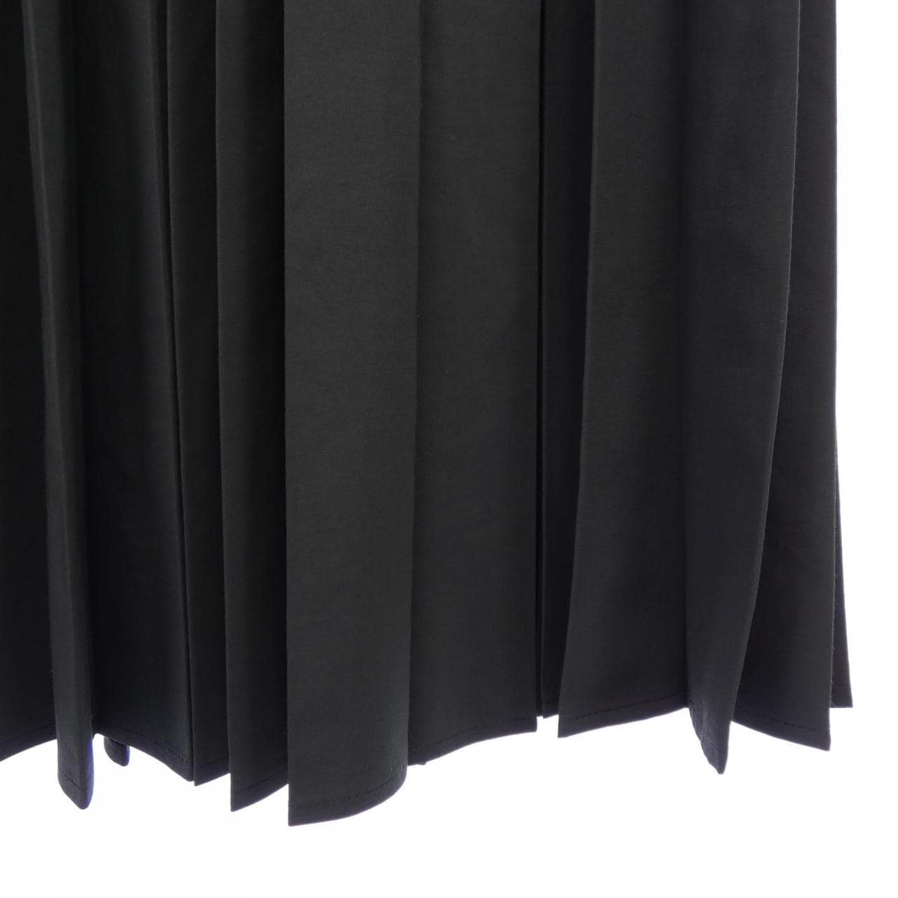 ニジュウサンク 23区 スカート