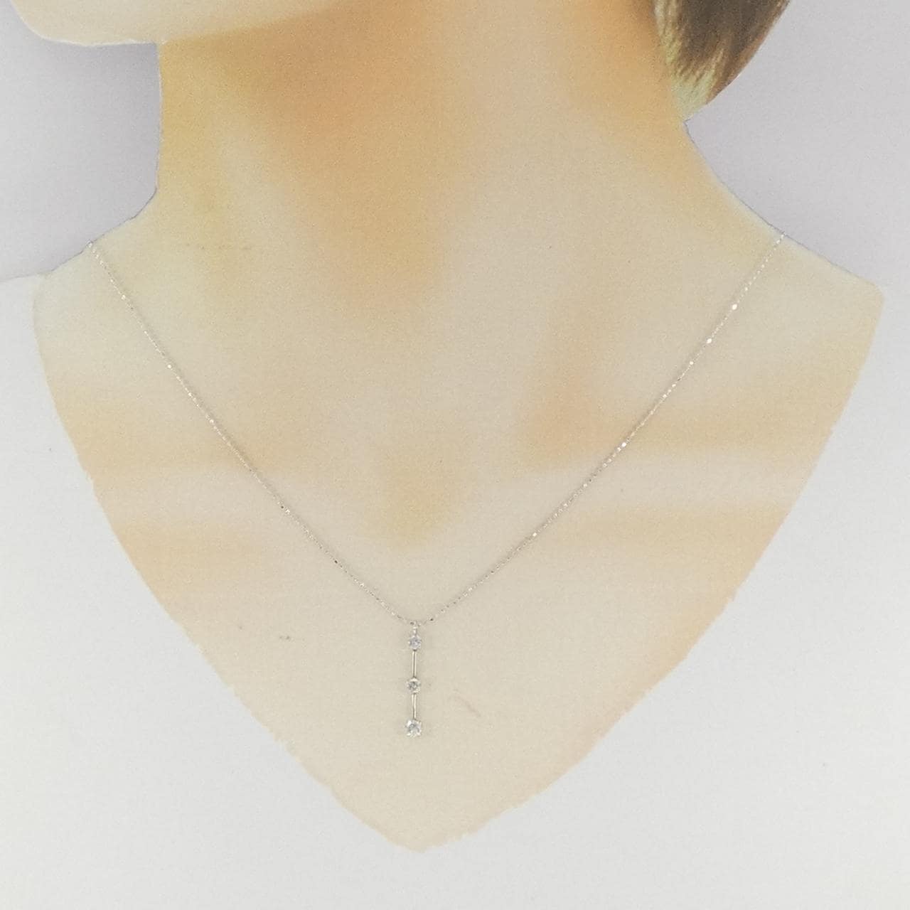 K18WG three stone Diamond necklace 0.30CT