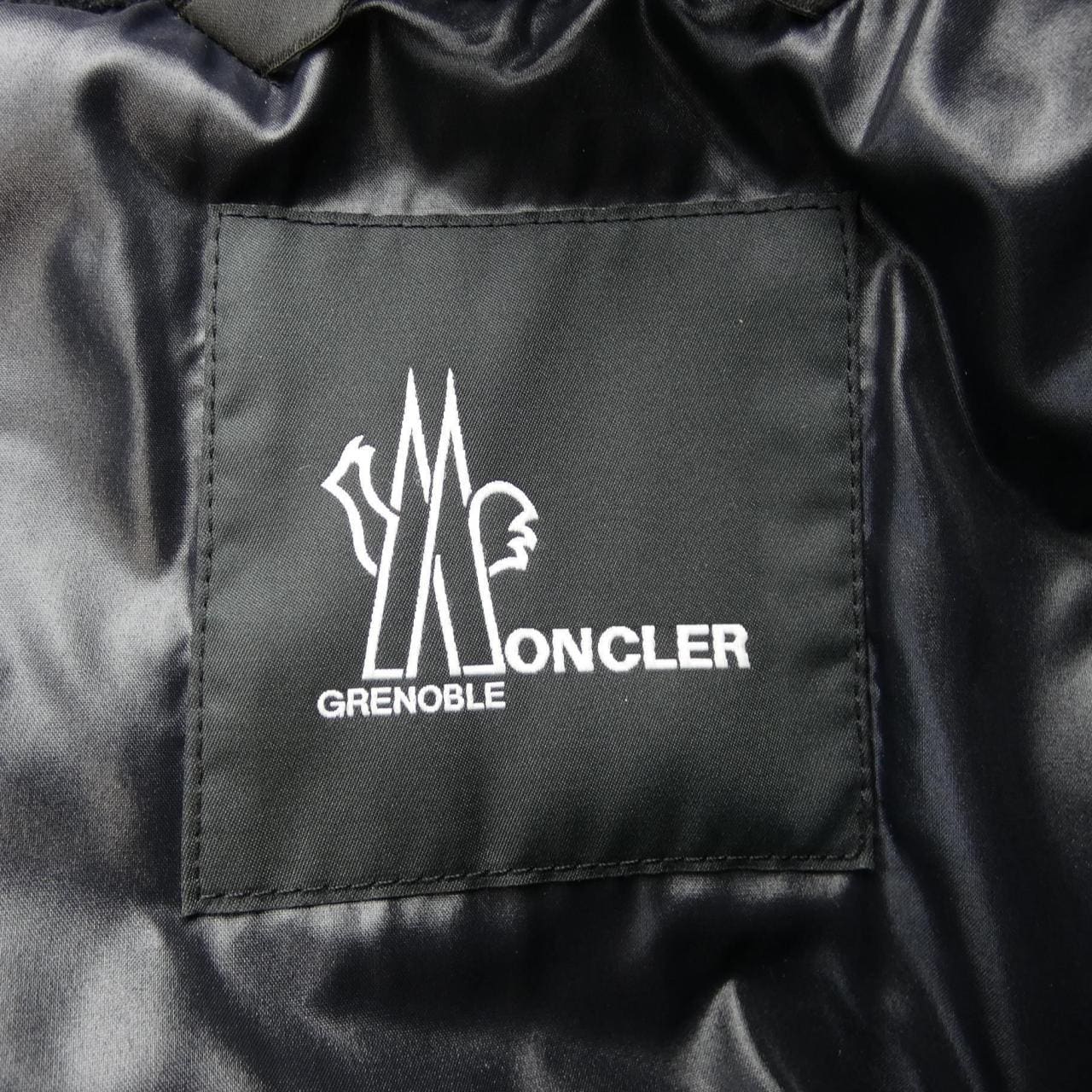 MONCLER GRENOBLE MONCLER GRENOBLE 20978G50700 羽绒服