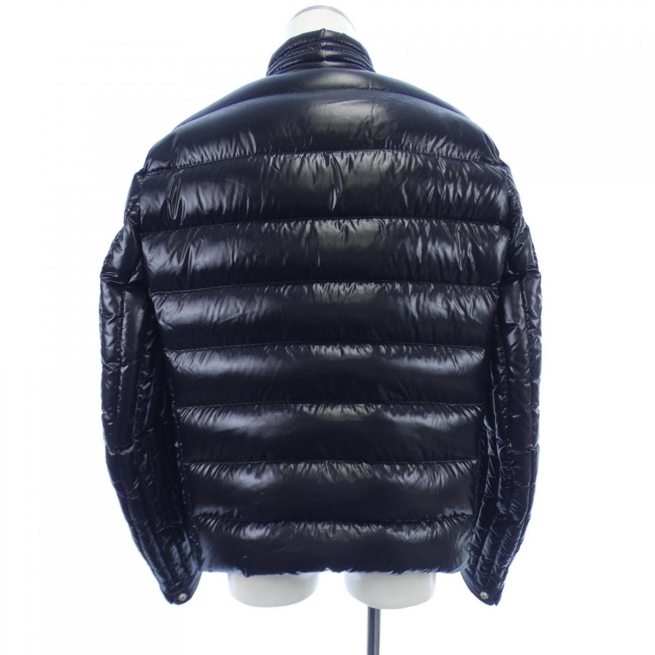 モンクレール MONCLER ダウンジャケット