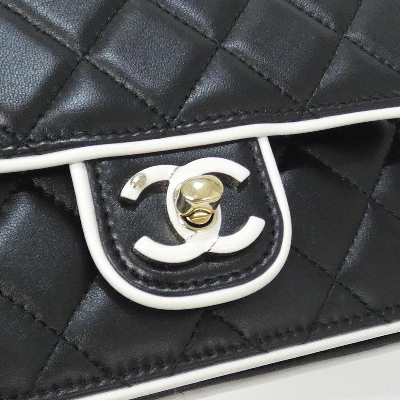 シャネル AS4511 チェーンウォレット