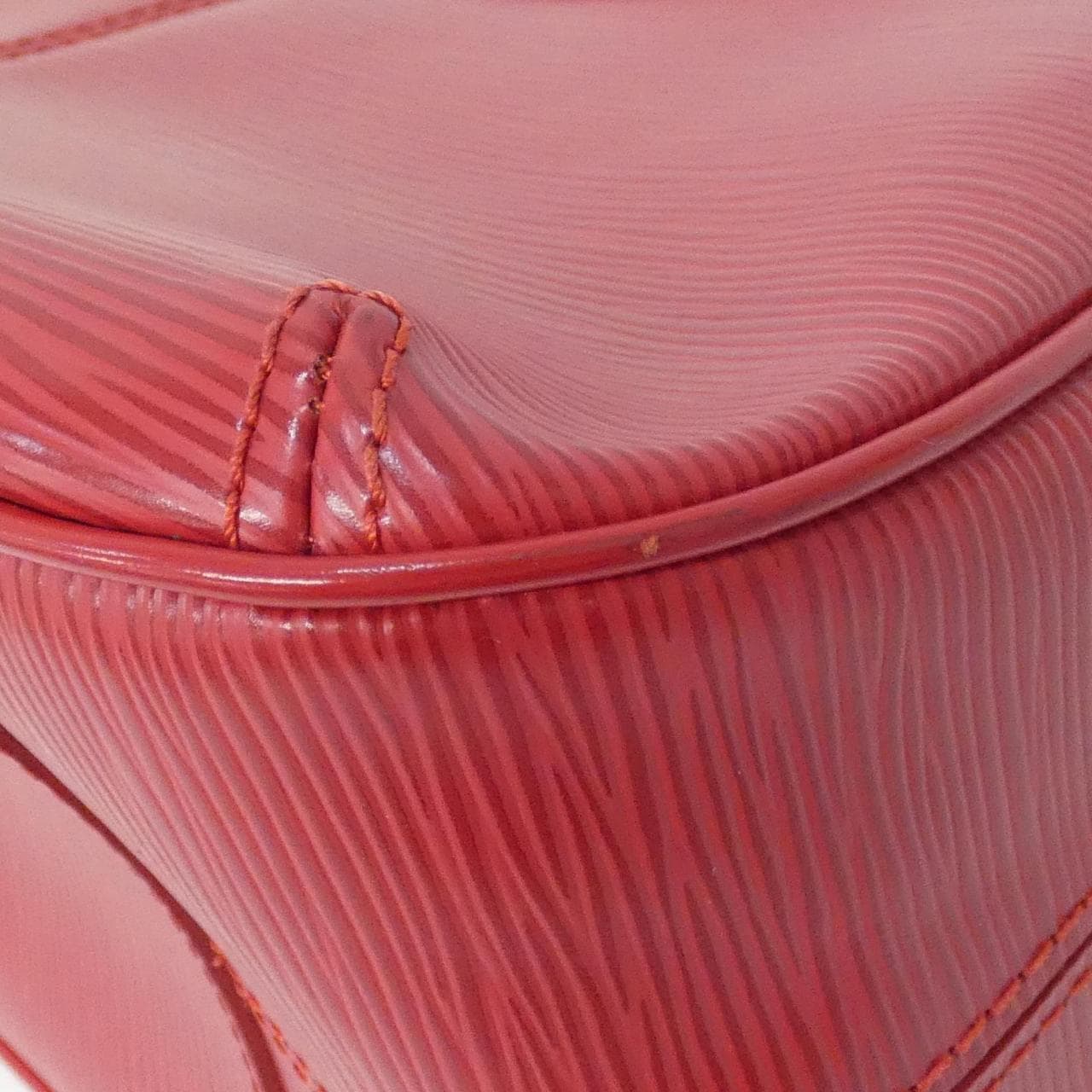 ルイヴィトン エピ テュレン PM M5928E ショルダーバッグ