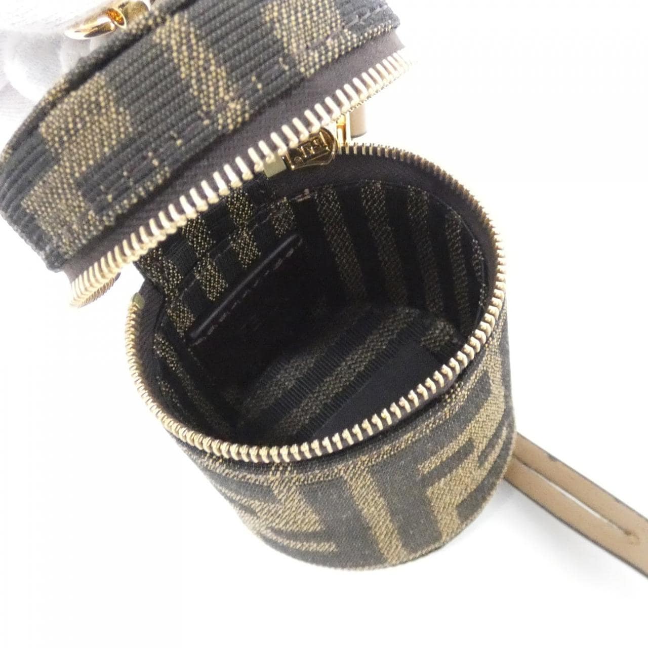 【新品】フェンディ 8M0518 A98P バッグチャーム