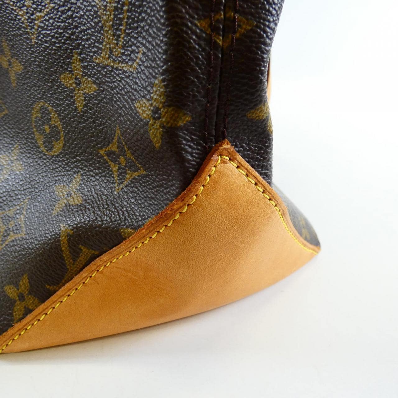 LOUIS VUITTON Monogram Hippo Mezzo M51151 包