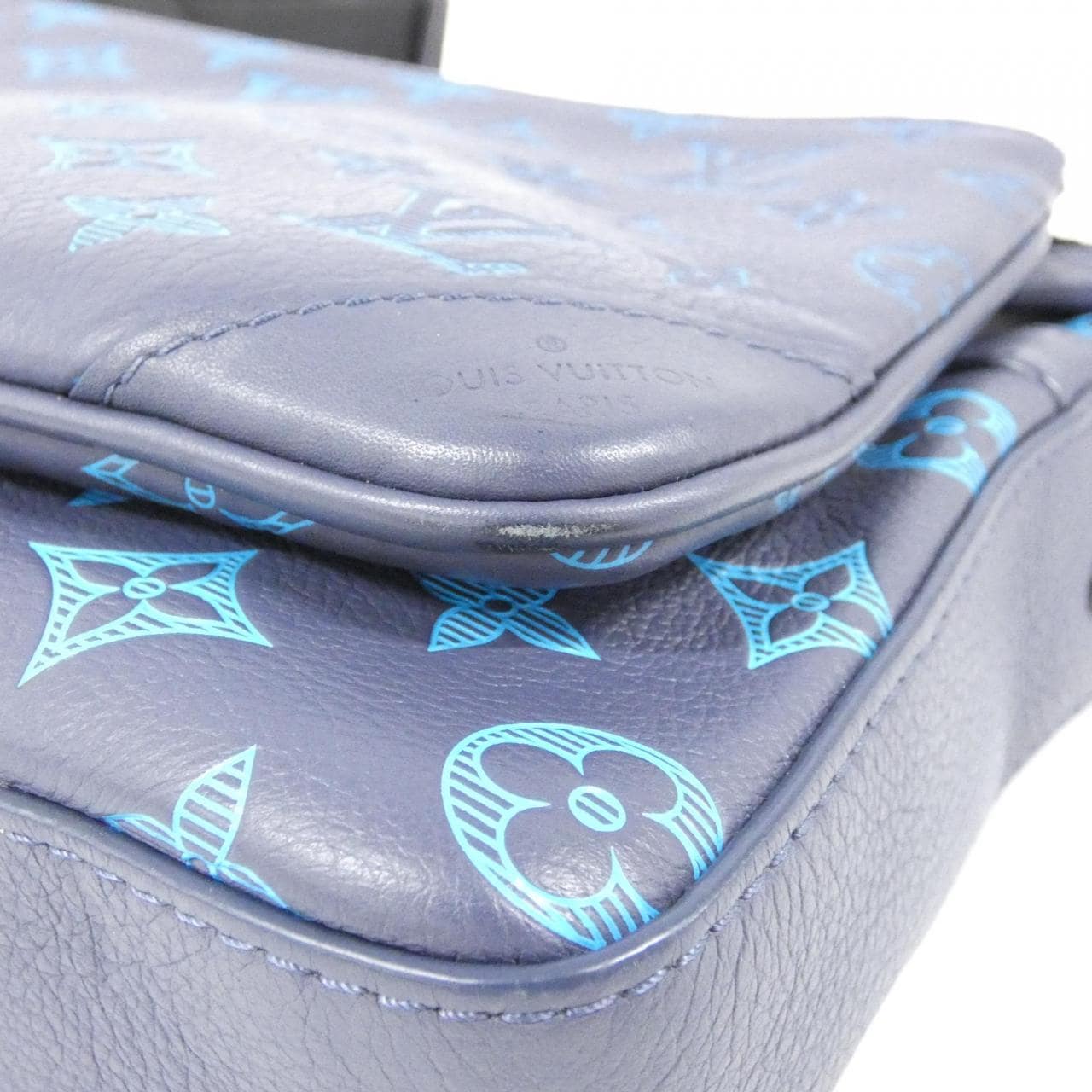 ルイヴィトン モノグラム シャドウ トリオ メッセンジャー M46604 ショルダーバッグ