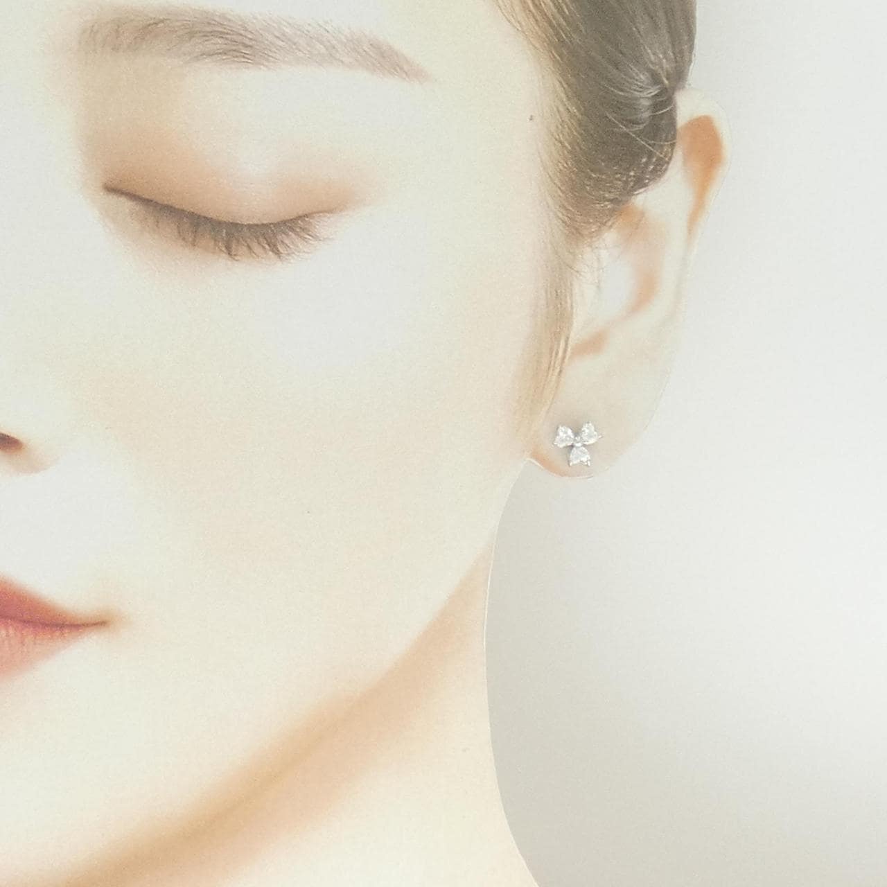 K18WG ダイヤモンド ピアス