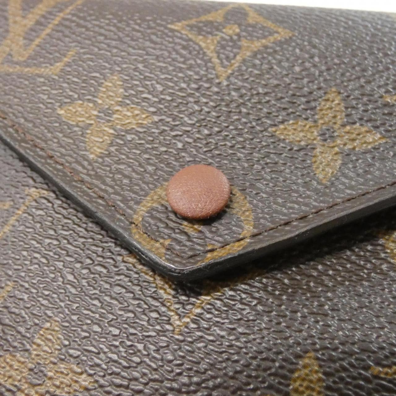 ルイヴィトン モノグラム ポルトフォイユ ヴィクトリーヌ M62472 財布