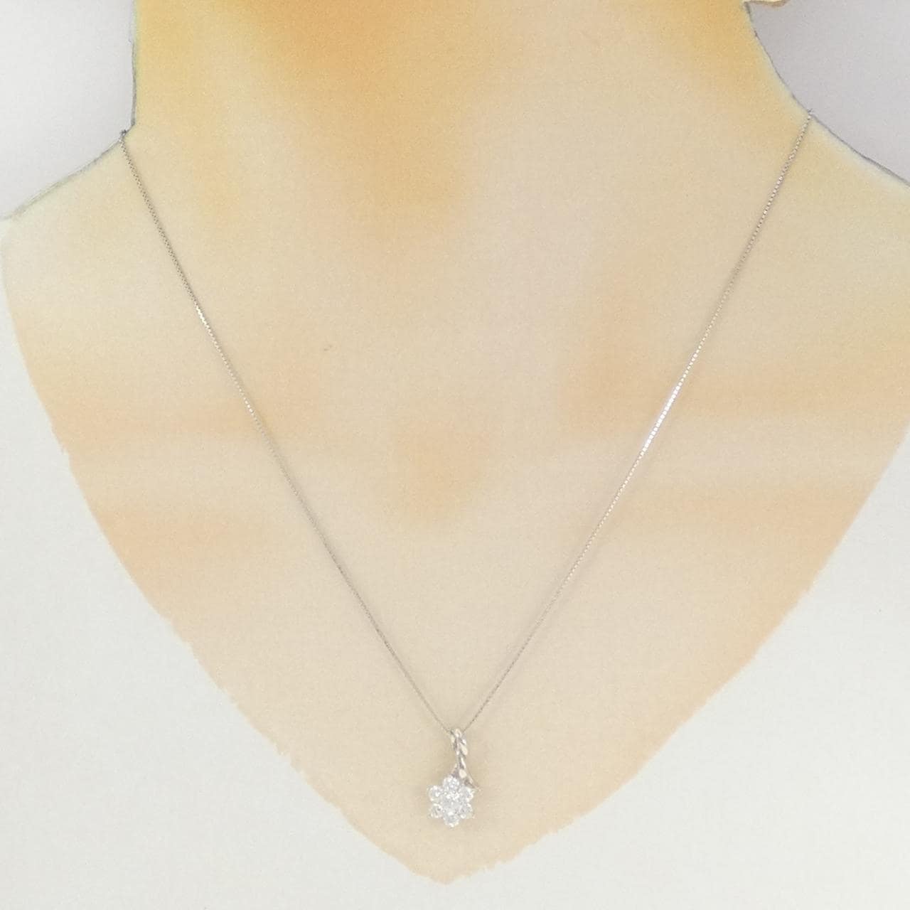 K18WG フラワー ダイヤモンド ネックレス 0.50CT