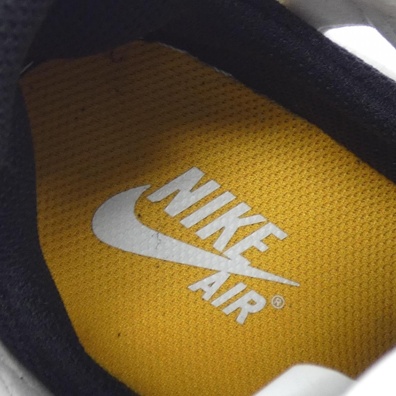 ナイキ NIKE DQ7668-100 スニーカー