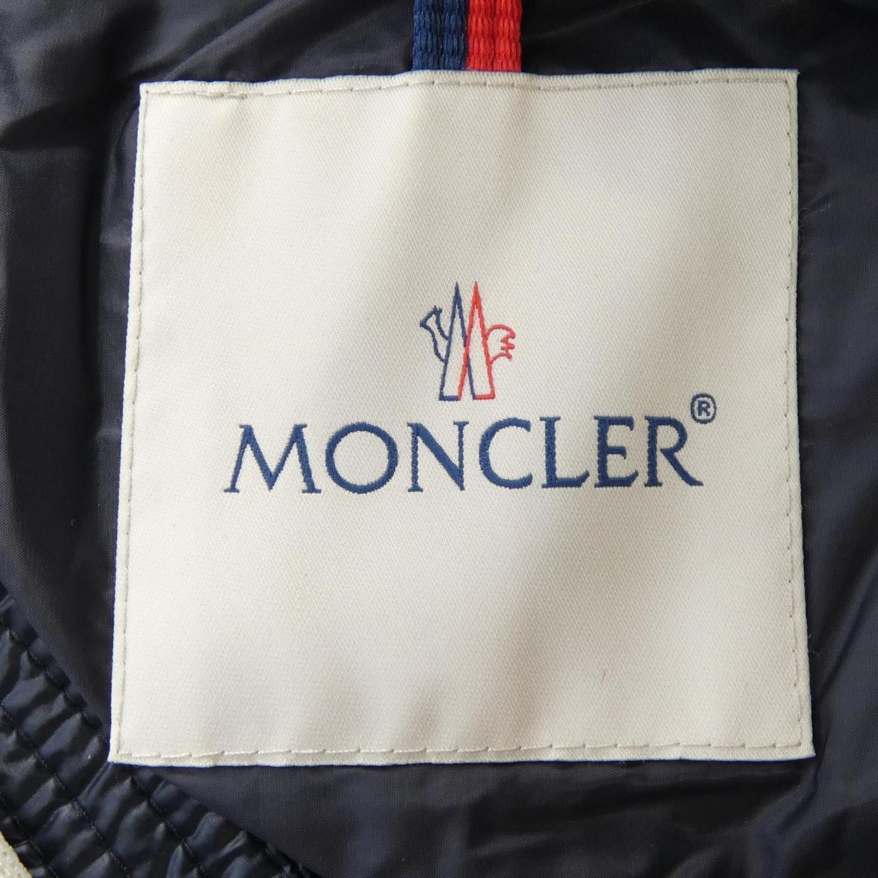 モンクレール MONCLER ダウンジャケット