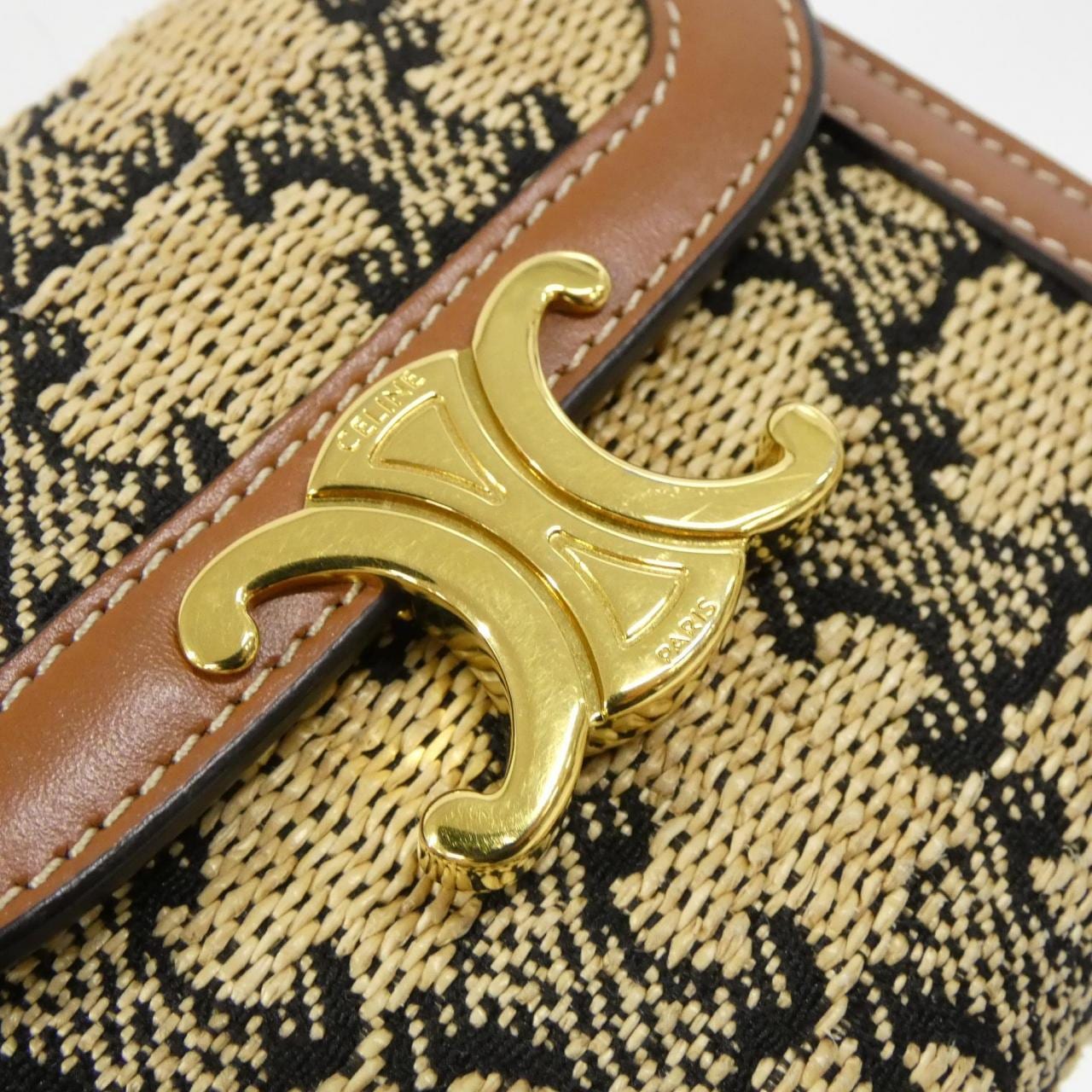 セリーヌ スモール フラップ ウォレット 10D782EB8 財布