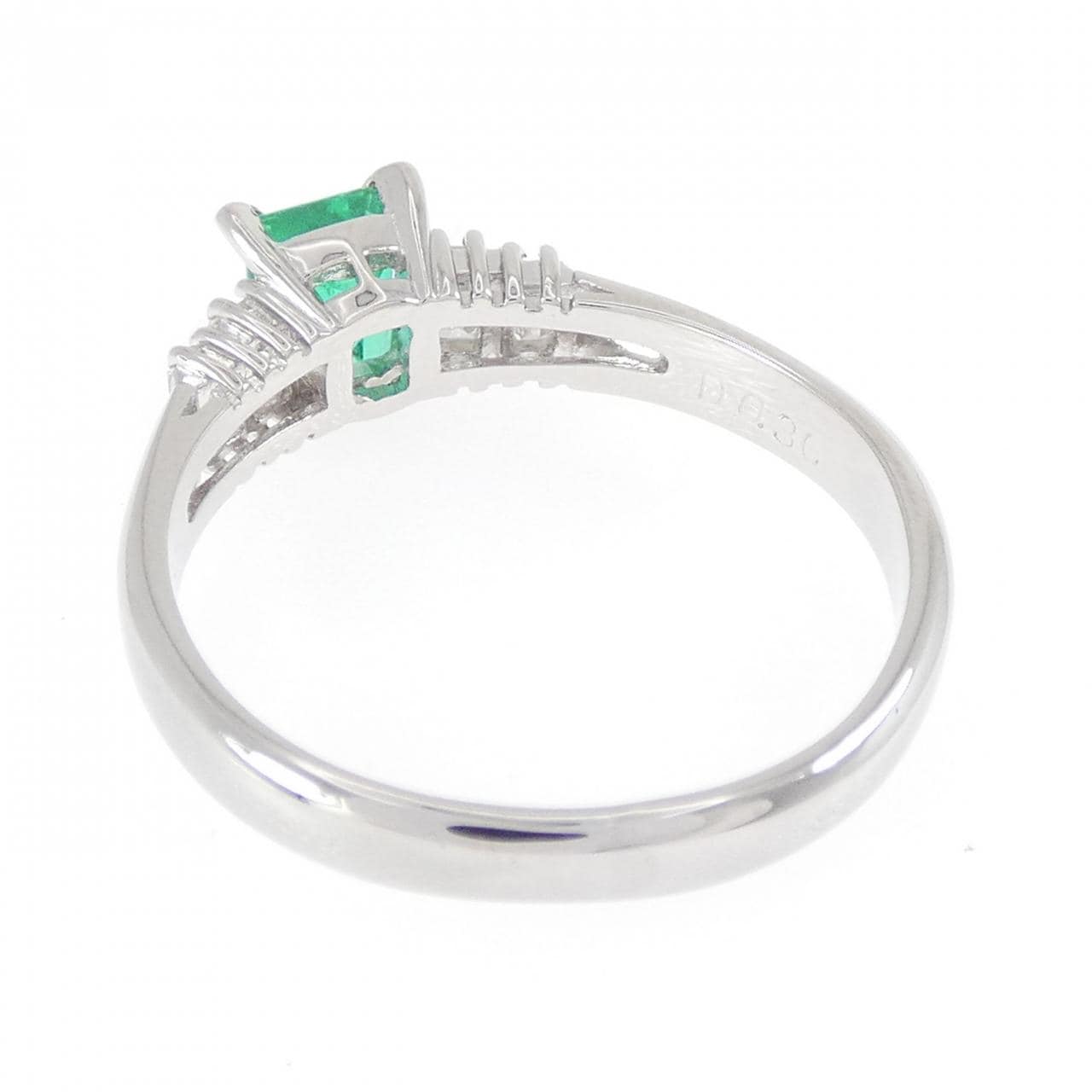 PT900 エメラルド リング 0.67CT