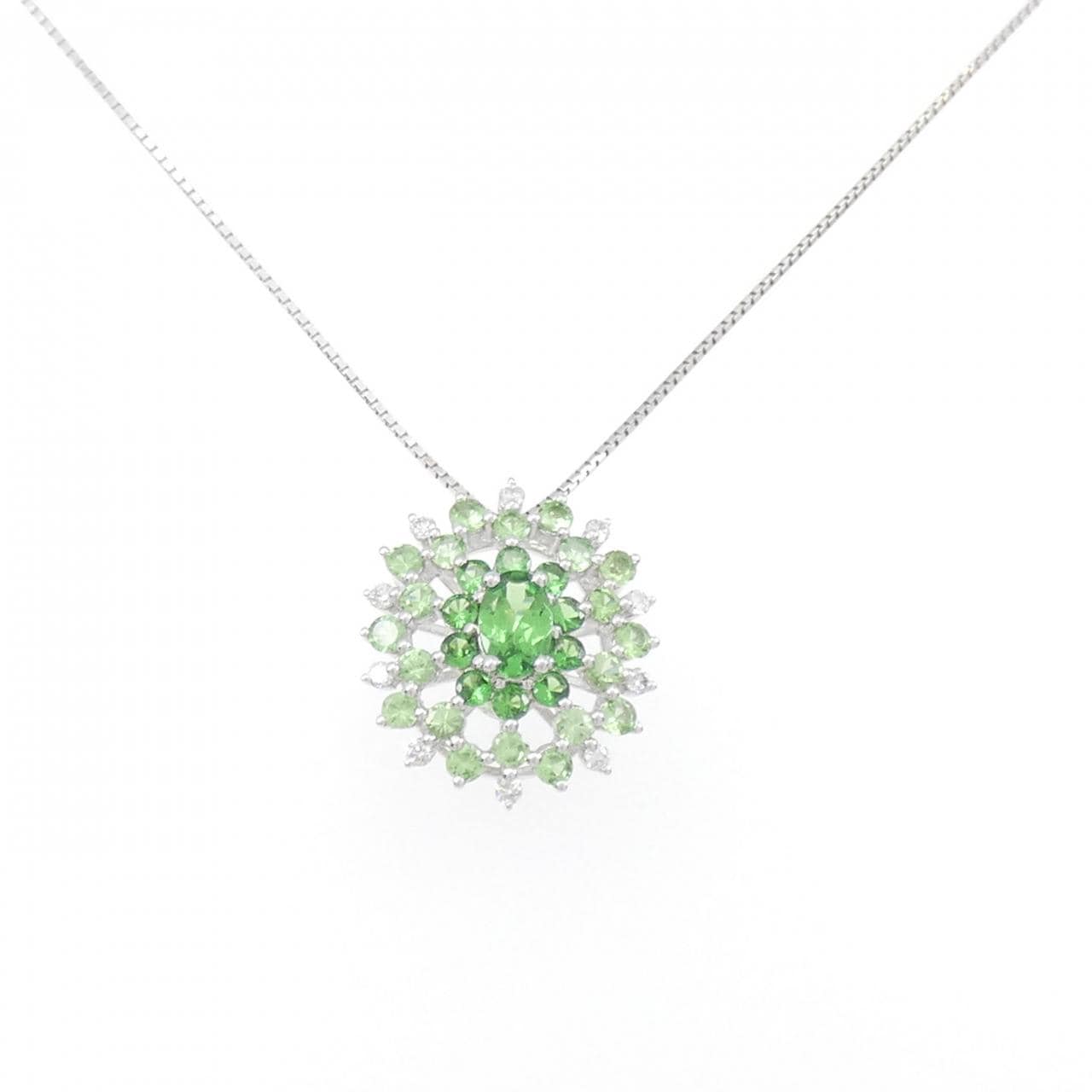 K18WG Green Garnet Necklace 1.77CT