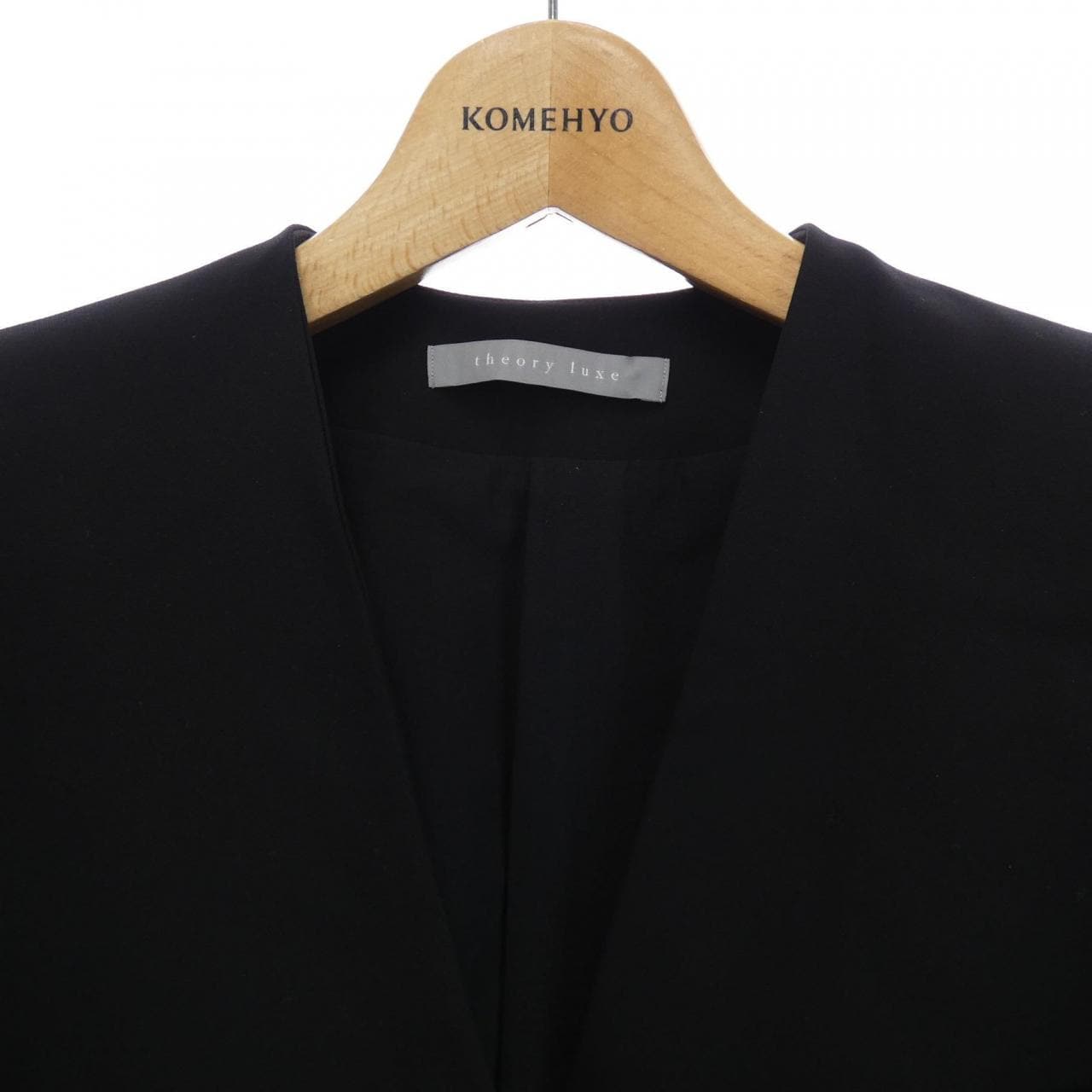 塞奧莉露Theory luxe夾克