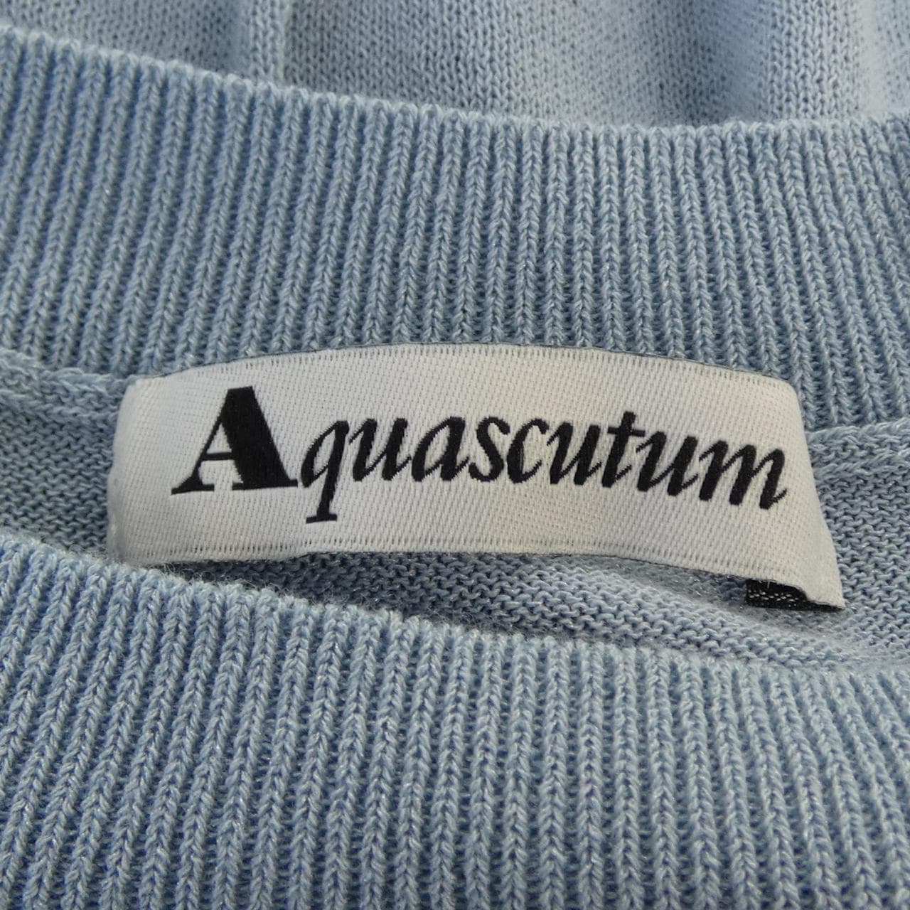 アクアスキュータム Aquascutum トップス
