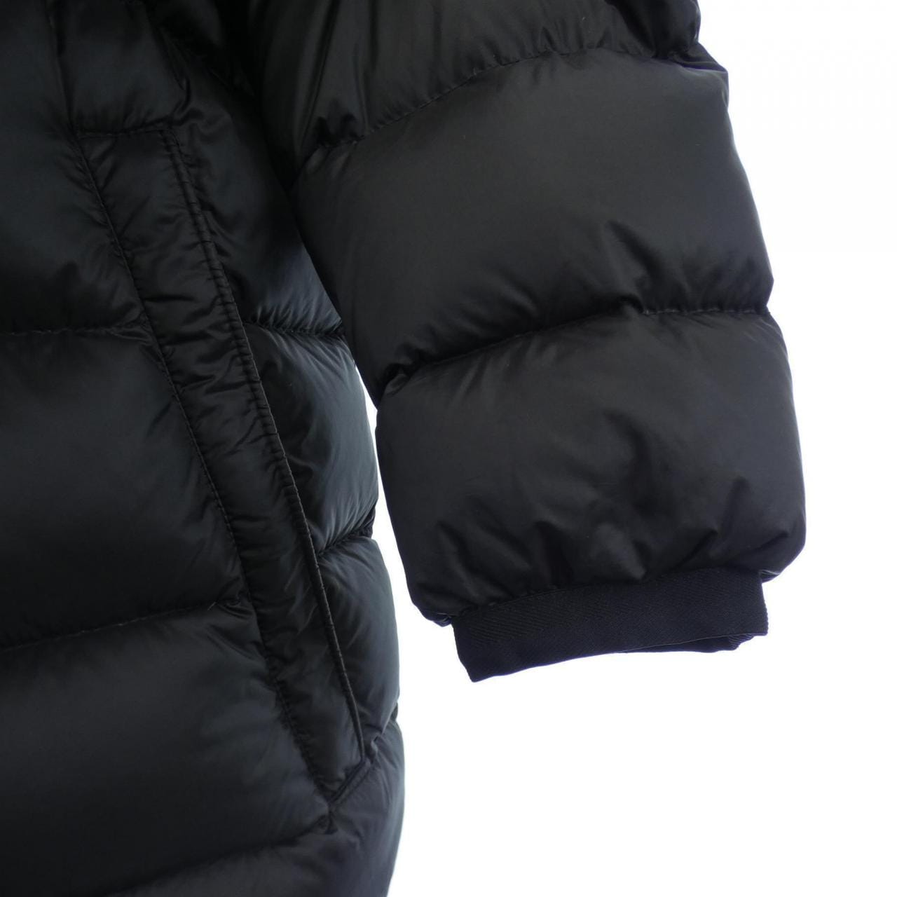 モンクレール MONCLER ダウンジャケット