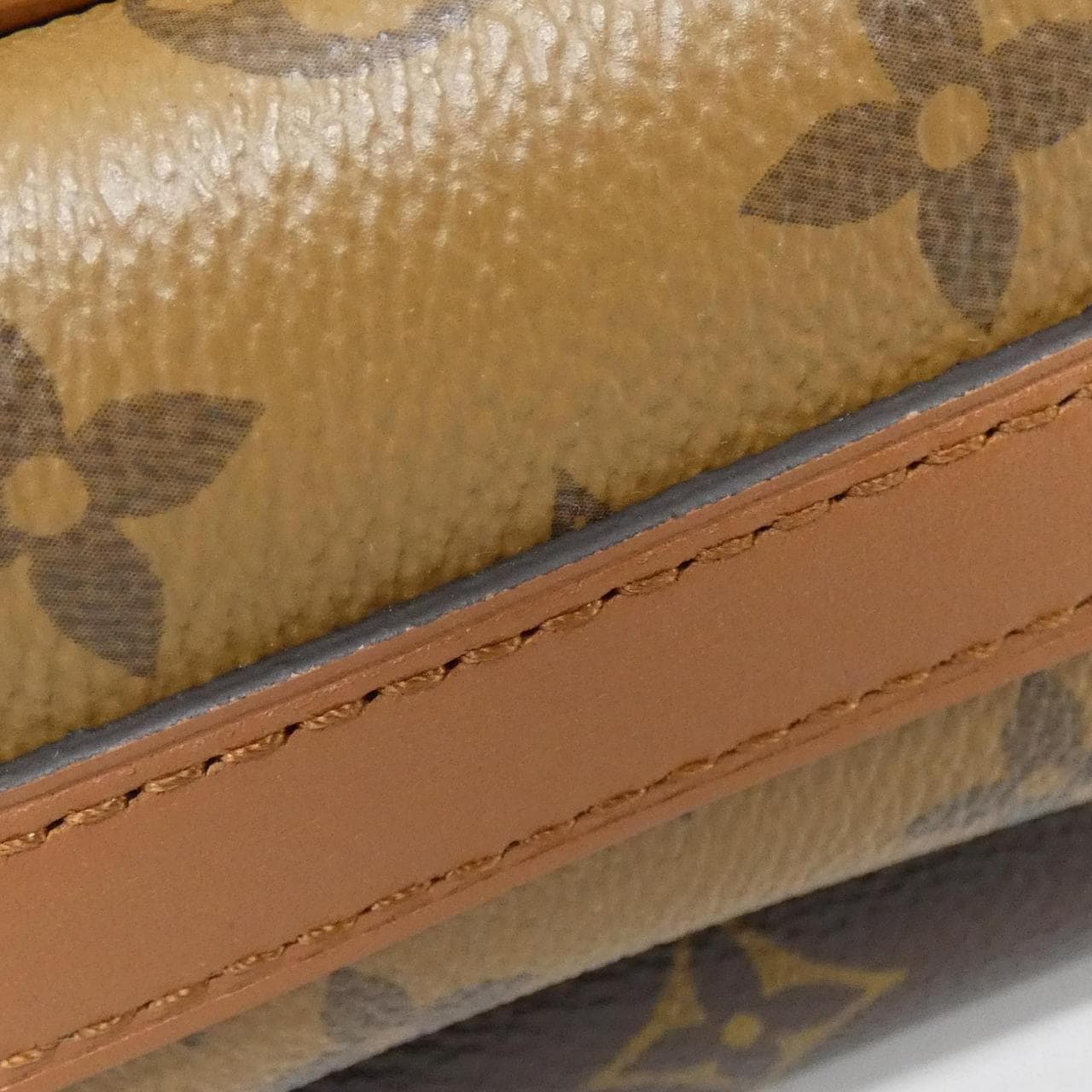 ルイヴィトン モノグラム リバース ループ ホーボー M46311 ショルダーバッグ