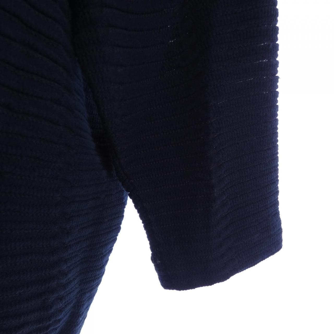 エンポリオアルマーニ EMPORIO ARMANI トップス