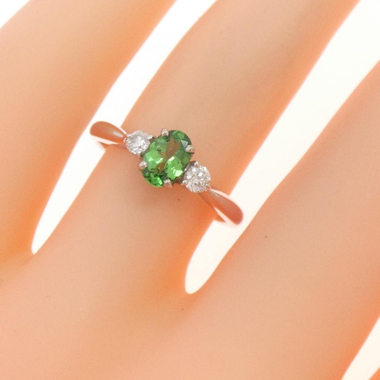 K18WG グリーンガーネット リング 0.451CT