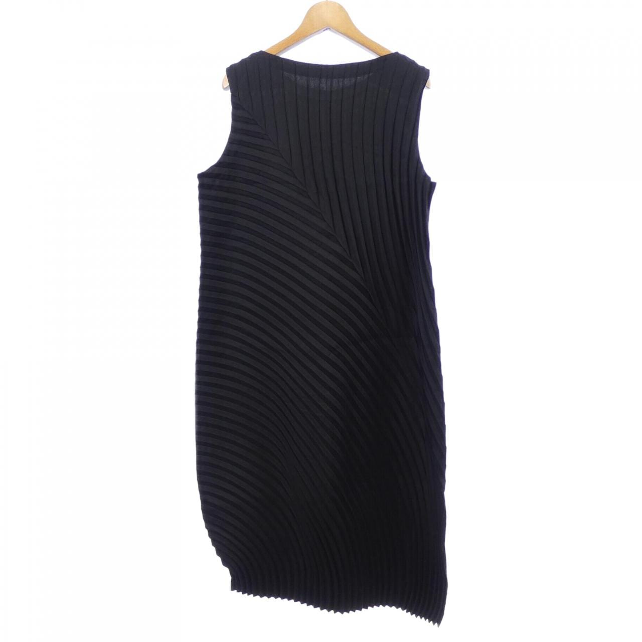 イッセイミヤケ ISSEY MIYAKE ワンピース BLACK IM83FH119 ワンピース