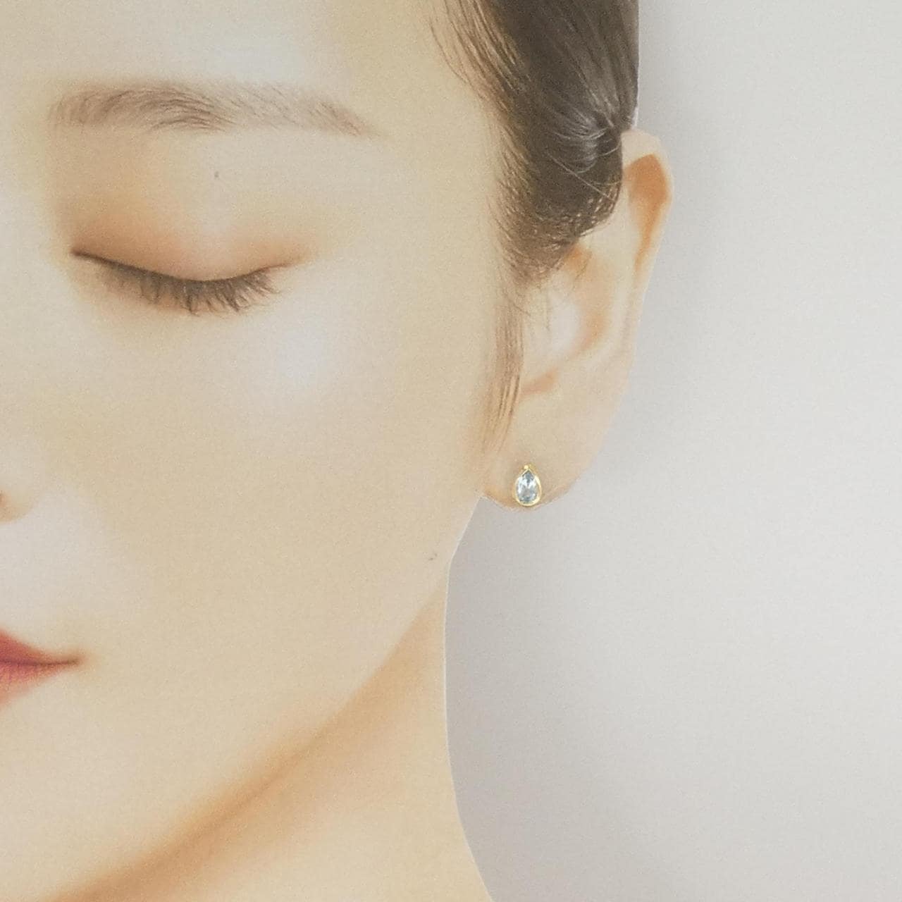 750YG/K18YG ブルートパーズ ピアス