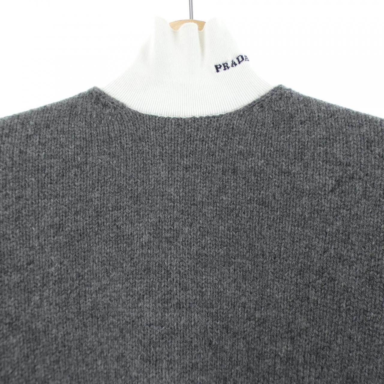 プラダ PRADA P26472 S222 114K ニット