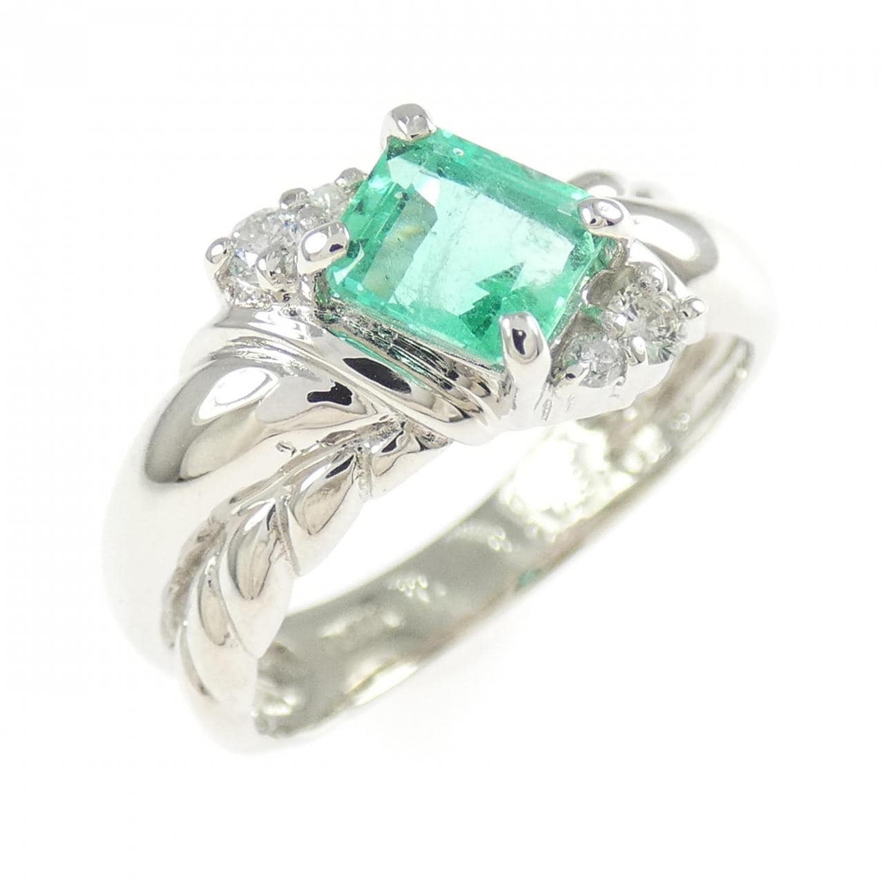 PT900 エメラルド リング 0.79CT