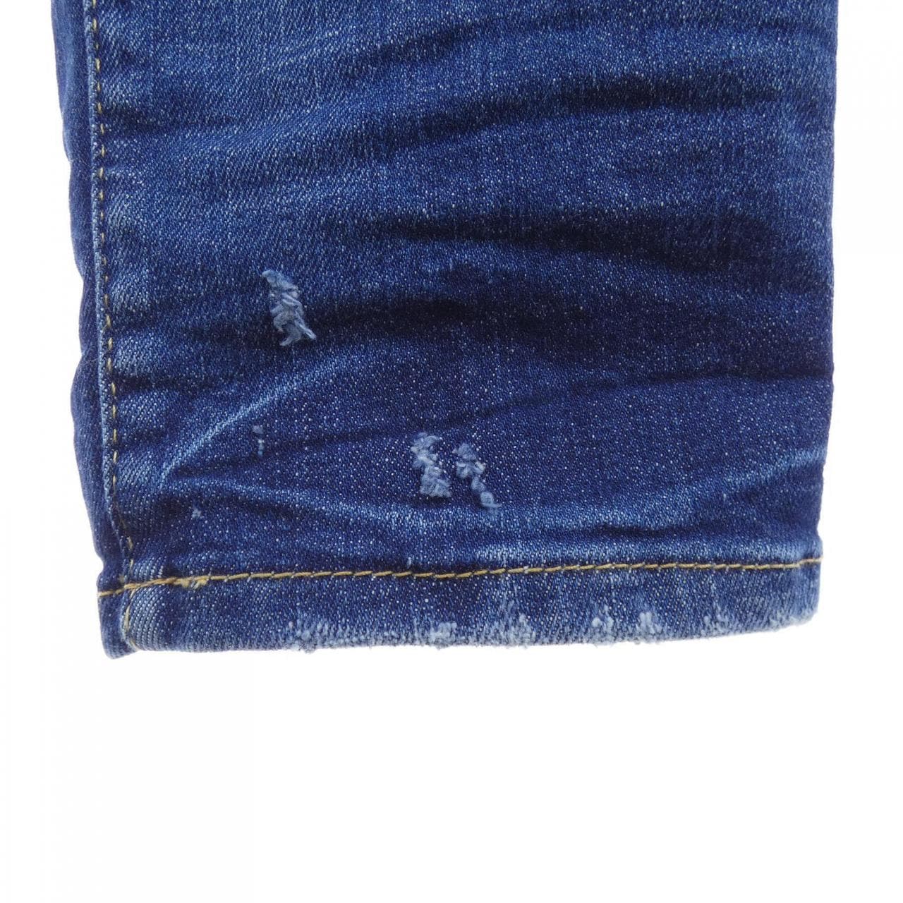 ディースクエアード DSQUARED2 S74LB1927 ジーンズ