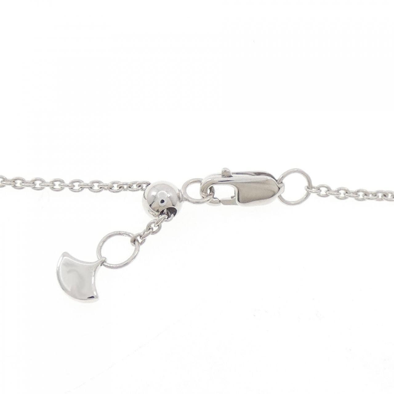 グラフ パヴェ バタフライ ミニ ネックレス